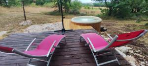 Tentes de luxe Roulotte de Combeplane : photos des chambres