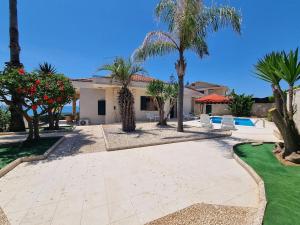 Villa Brezza di Mare, con piscina e vista mare