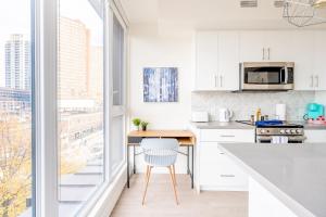 Contemporary 3BR with Natural Light High Park North Nearest Intersection - Dorval Rd,