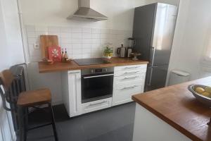 Top Floor Central Steps from the sea