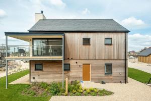 The Lighthouse BR03 Silverlake Dorset