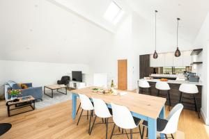 The Lighthouse BR03 Silverlake Dorset