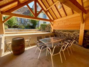 Maisons de vacances Maison de caractere renovee avec terrain de petanque : photos des chambres