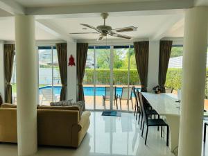 FANTA SEA - POOL VILLA short walk to BEACH - Up to 8 Guests