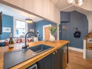 Charming Coastal Retreat with Stylish Interiors