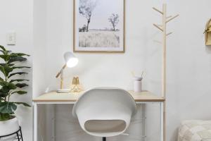 East Perth Family Zen CATBus, CBD,ElizabethQuay