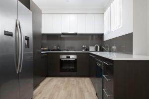 Modern Cozy spacious 3 bdrm 2bath,FREO,Parking,AC