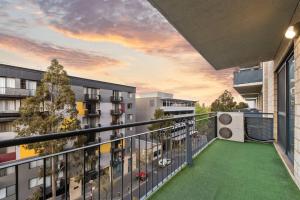 The East Perth Hub Spacious 2BR with Free Parking