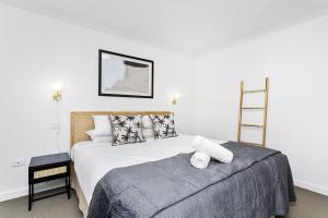 Urban Boho Chic Renovated 2BR with Balcony