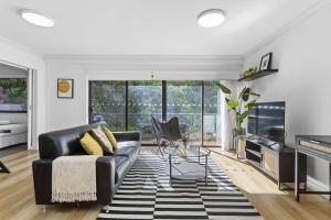 Urban Boho Chic Renovated 2BR with Balcony