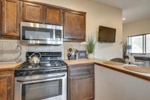 4 Mi to Beverly Hills Quiet LA Gem with Shared Yard