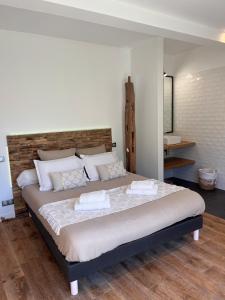 Villas Contemporary architect-s house, pool, jacuzzi : photos des chambres