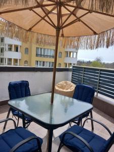 Силви Съни Бийч Плаза