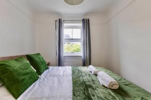 Stylish 3 Bed House - 20 Minutes to London