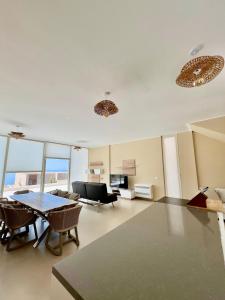 Elite Vila with Pool, Green Coast