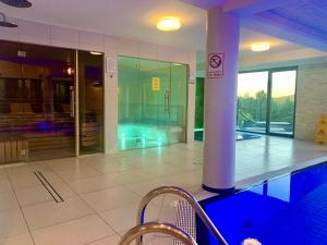 Flinski Sport X SPA, Boutique X Art