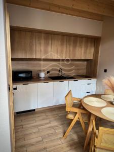 Dominickie Antresole