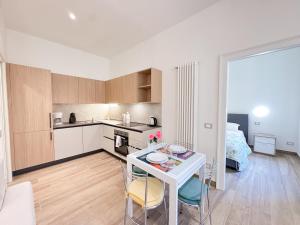 Como Borghi Two-room apartment near old town with AC