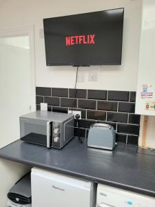 Central Banbury 2Bed Flat Parking with CCTV M40 links