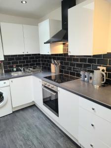 Central Banbury 2Bed Flat Parking with CCTV M40 links