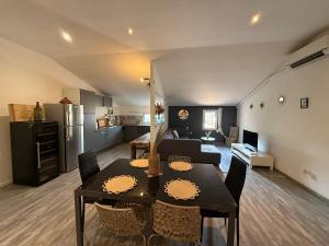 Appartements Appart Cosy avec clim 80m2 : Appartement 2 Chambres