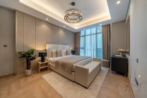Luxe Haven 1BR8min drive DubaiMall & BurjKhalifa