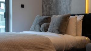 Grove Luxurious Stu Best community Art & Design