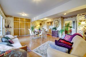 Less Than 1 Mi to Jefferson Healthcare Nurse-Ready Rental