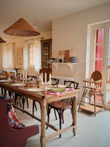 Maisons de vacances Authentic Chalet By The Lignon River : photos des chambres
