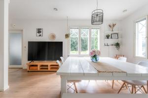 Come in! "Pirkkala" Spacious city Family Villa near Lake & Airport