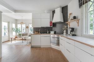 Come in! "Pirkkala" Spacious city Family Villa near Lake & Airport