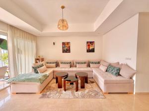 The Dar Zouina with Pools & Beach in Taghazout Bay - Ubytování bez kategorie ve městě Tamraght Ouzdar