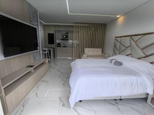 Apartaestudio amoblado, Edificio asturiano 402