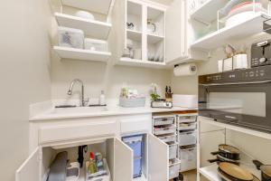 Private and Spacious Deluxe Rolling Hills Ranch Gem