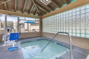 Best Western Plus A Wayfarers Inn & Suites