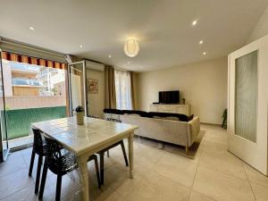 Appartements Le Sully Nest - Clim et parking : photos des chambres