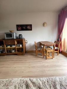 Le ZEN au pied du Grand Veymont en été en hiver