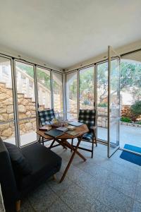 Seaside apartments with a swimming pool Cove Pribinja, Hvar - 24171