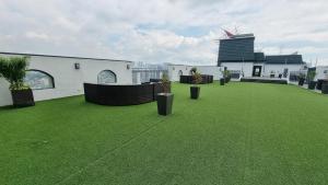 Muntinlupa Residence by Mahogany