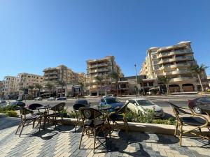 2-Room Apartment - Florenza Khamsin F310