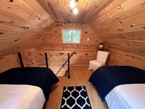 Lakeside Retreat with Hot Tub & Bunkie