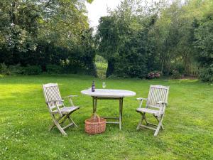 Beautiful Self Contained Garden Room