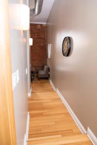 7 Beds off Georgia Street Near Convention Center