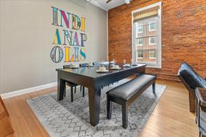 Modern Loft next to Georgia St and Convention Center