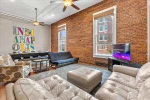 Modern Loft next to Georgia St and Convention Center