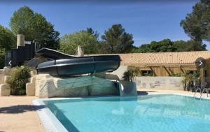 Campings Mobil-home 3 ch 2 sdb dans camping 4 etoiles : photos des chambres