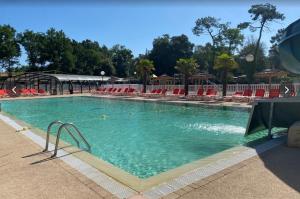 Campings Mobil-home 3 ch 2 sdb dans camping 4 etoiles : photos des chambres