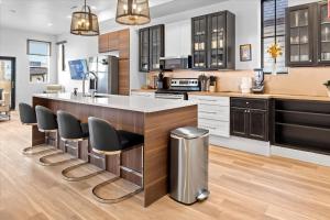 Spacious Downtown Indy Home Perfect for Groups