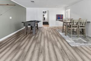 6BR Family Home by Grand Park