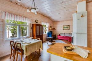 Peaceful Lake Norvajärvi Cottage Hosted by Hygge Host